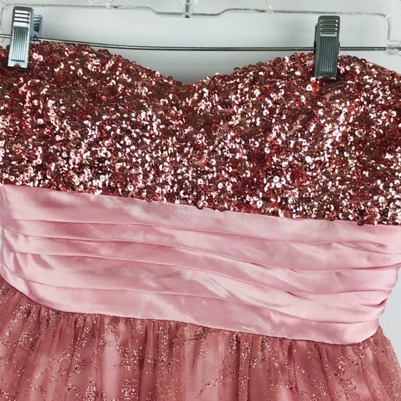 PROM DRESS - Picture 3 of 6